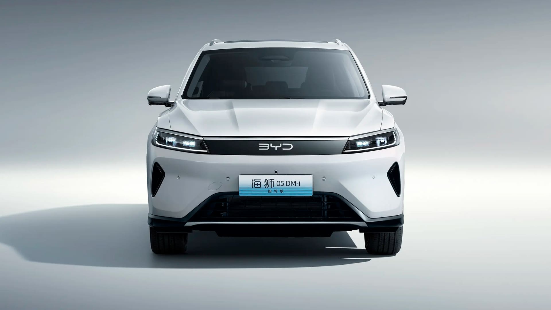 Електромобілі BYD Sea Lion 05 DM-i з Китаю